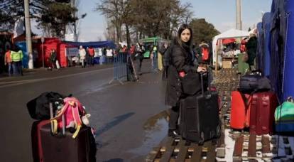 Ukrainian refugees flock to the Mexican-American border