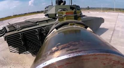 在动员起来的训练场上看到坦克“Armata”
