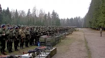 Kepiye mobilisasi ing Angkatan Bersenjata RF ndadekake perang ing Ukraina populer