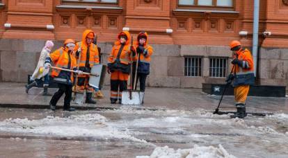 Aufgrund der „grauen Systeme“ mit Arbeitsmigranten bleiben die Russen arbeitslos und erhalten niedrige Löhne