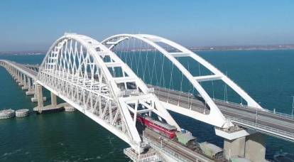 “一个简单的目标”：基辅承诺对克里米亚大桥上的火车开通做出回应