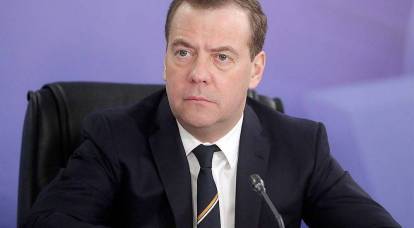 Medvedev 4 günlük çalışma haftasına geçiş şartını aradı