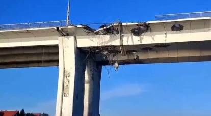 Le réseau a montré des images de l'état du pont Antonovsky sur le Dniepr à Kherson
