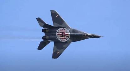 "Rus uçakları uçuyor ve Amerikan F-16'lar hangarlarda": Polonyalı okuyucular MiG-29 ile manevralarda