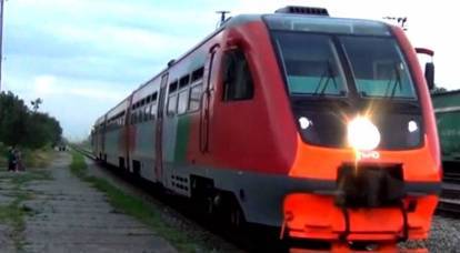 Il primo treno è apparso sul ponte della Crimea