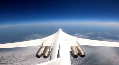 Die russische Tu-160 „begrüßte“ Biden am Himmel über Europa