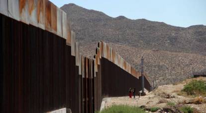 Трамп хочет отгородиться от Мексики стальной стеной