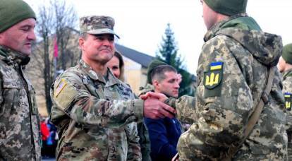 10 миллиардов долларов и статус союзника США: в Киеве гадают над условиями федерализации Украины