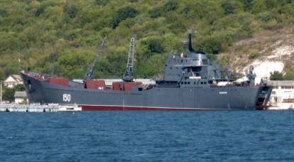 En el puerto de Berdyansk, se levantó el gran barco de desembarco hundido "Saratov".