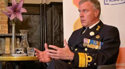 Ο στρατηγός του ΝΑΤΟ διαβεβαίωσε ότι η συμμαχία είναι έτοιμη για σύγκρουση με τη Ρωσία, αλλά δεν θα στείλει στρατεύματα