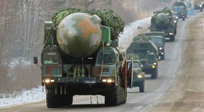 "Akıllı Ruslar": Bulgar okuyucular, Rusya'nın stratejik silahlara yaptığı yatırım hakkında