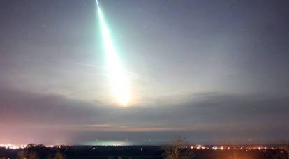 Метеорит окрасил ночное небо над Америкой в яркий цвет