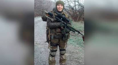 Украина сделала женщин с оружием инструментом агитации
