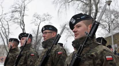 وتشير مينسك إلى الخطر المتزايد المتمثل في تعزيز قوة بولندا العسكرية