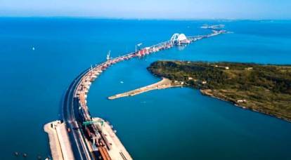 Not the only Crimean bridge: Russia is multiplying mega-projects