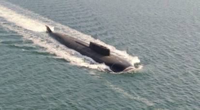 Os dinamarqueses ficaram impressionados com o submarino nuclear russo, que passou sob a Ponte do Grande Cinturão