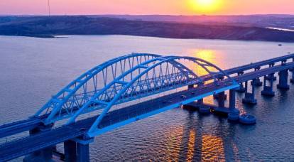 Kırım köprüsünde yük trafiğinin başlaması, Ukrayna limanlarını aşırı uçlara taşıyacak