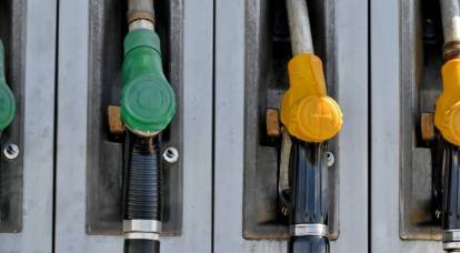 The government of the Russian Federation boasted of low prices for gasoline