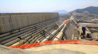 Uyuşmazlık barajı: "iki kıtada savaş" Süveyş Kanalı'nı tehdit ediyor