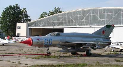 האם כדאי להפוך את מטוס הקרב הסובייטי מיג-21 למזל"ט תקיפה?