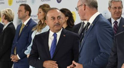 トルコメディア：トルコ政府はウクライナの「クリミア綱領」に参加したことでクリミアで恥をかかされた