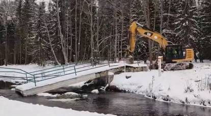 Latvia demolishes bridges on the borders with Russia and Belarus