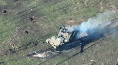 Les Forces armées russes ont évacué un char allemand Leopard endommagé de la Région militaire Nord