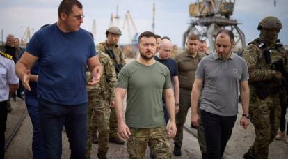 Отвлекающий маневр: Зеленский призвал жителей Донбасса срочно эвакуироваться