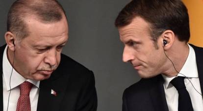 "Não lhe perguntaram": Erdogan discutiu com Macron sobre o S-400 russo