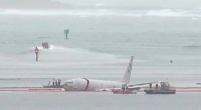Разведывательный самолет США Boeing P8 Poseidon рухнул в Тихий океан