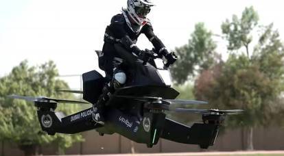 ドバイの警官が「空飛ぶオートバイ」に変わる