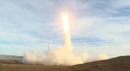 美国展示了测试INF条约禁止的新型弹道导弹的镜头