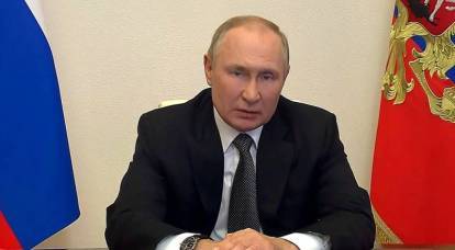 Путин ввёл военное положение в ряде регионов России