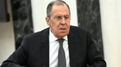 Lavrov: in caso di trattative con Kiev, le Forze armate russe non si fermeranno nelle operazioni militari