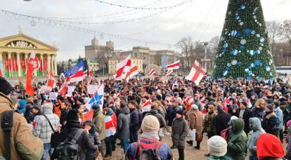Ateşle Oynamak: Beyaz Rusya'daki Rus karşıtı protestoların arkasında kim var?