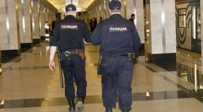 Появилось видео расстрела полицейским своих коллег в Москве