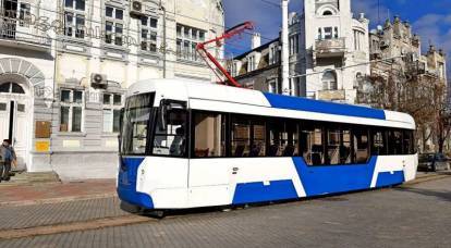 In Crimea è stato presentato un tram progettato per la guida su binari irregolari