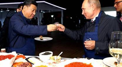 Putin and Xi drank for the rest of the dollar
