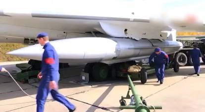 Ein seltenes Video vom Abschuss der Marschflugkörper Kh-32 von einer Tu-22M3 wurde veröffentlicht