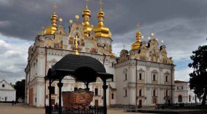 Украинская автокефалия хочет захватить Киево-Печерскую и Почаевскую лавры