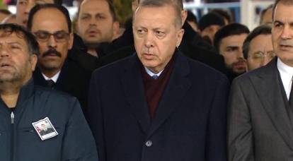 Erdogan lo ngại ảnh hưởng ngày càng tăng của các tướng quân đội Thổ Nhĩ Kỳ thân Nga