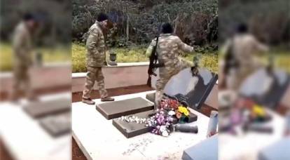 Soldados azerbaiyanos destruyen tumbas de armenios en Karabaj
