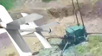 A destruição do repetidor para aumentar o alcance de "Bayraktar" com a ajuda de "Lancet" atingiu o vídeo
