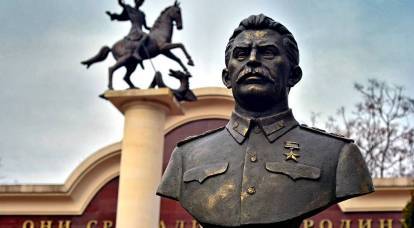Почему нам нужно ставить памятники Сталину