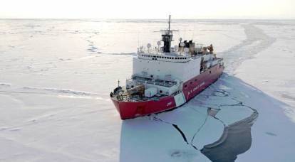США отстают от России: два из трех американских ледоколов вышли из строя
