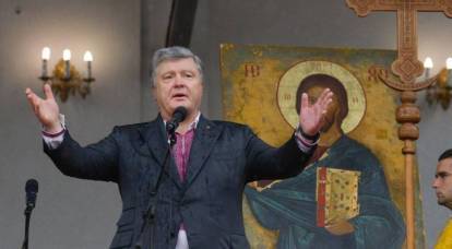 乌克兰“新教堂”的信徒下令为波罗申科的胜利祈祷
