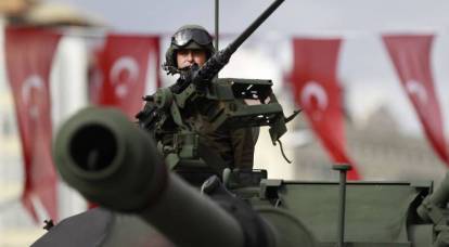 Türk ordusu Suriye'de Kürt mevzilerini bombalamaya başladı