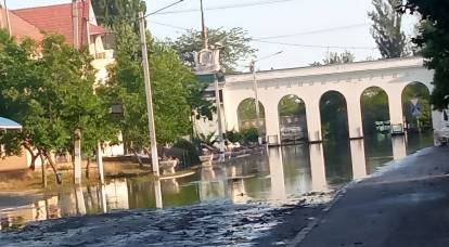 Власти Новой Каховки сообщили о спаде воды после подрыва дамбы ГЭС
