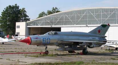 ¿Vale la pena convertir el caza soviético MiG-21 en un dron de ataque?