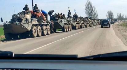 Una columna de infantes de marina de la Armada rusa, yendo al Donbass, impresionó a los rusos.